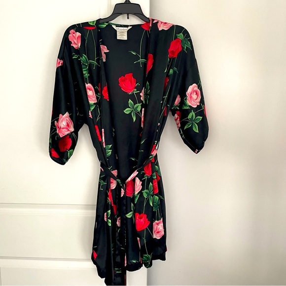 Secret Treasures Black Silky Robe with Red and Pink Roses Size M - Picture 1 of 8